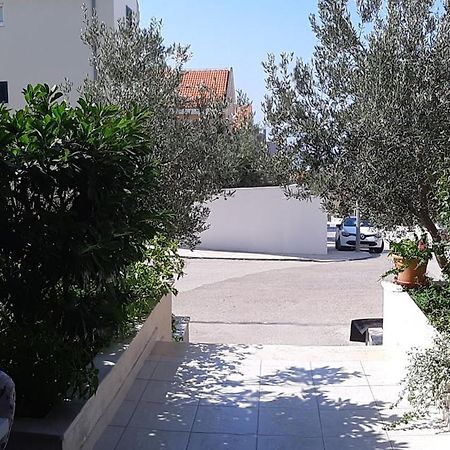 Long Apartment Makarska Exterior photo