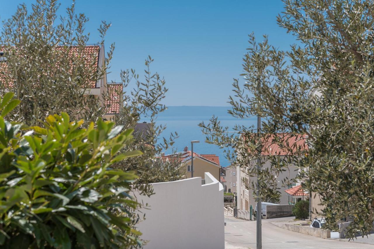 Long Apartment Makarska Exterior photo