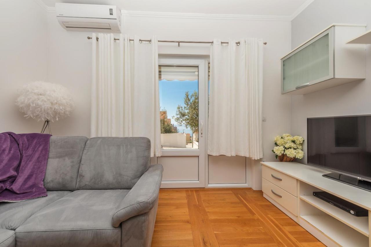 Long Apartment Makarska Exterior photo