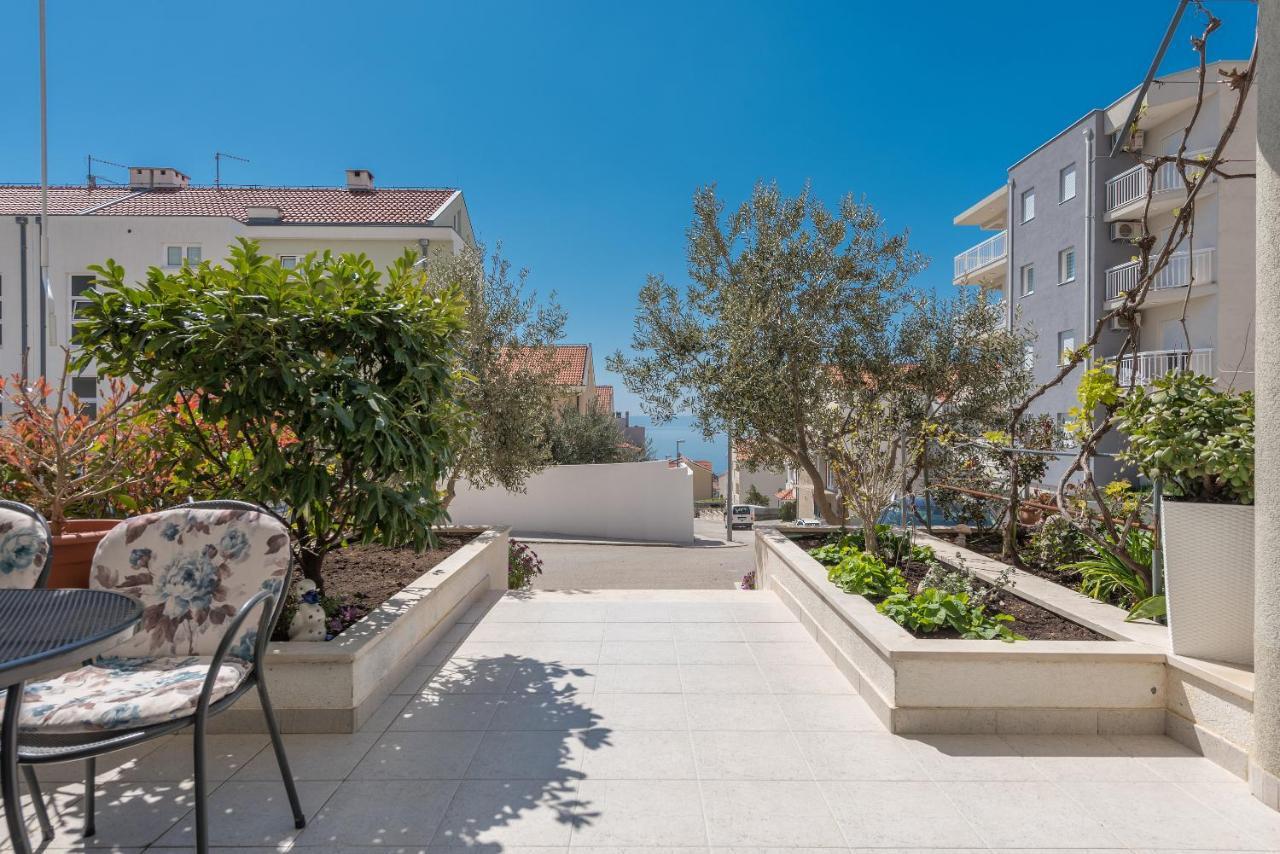 Long Apartment Makarska Exterior photo