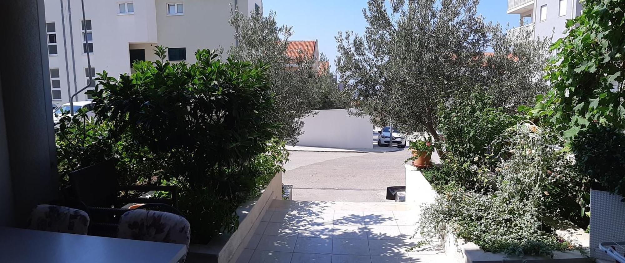 Long Apartment Makarska Exterior photo